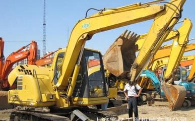 二手小型挖掘机市场概览 60与70挖机价格及选购指南